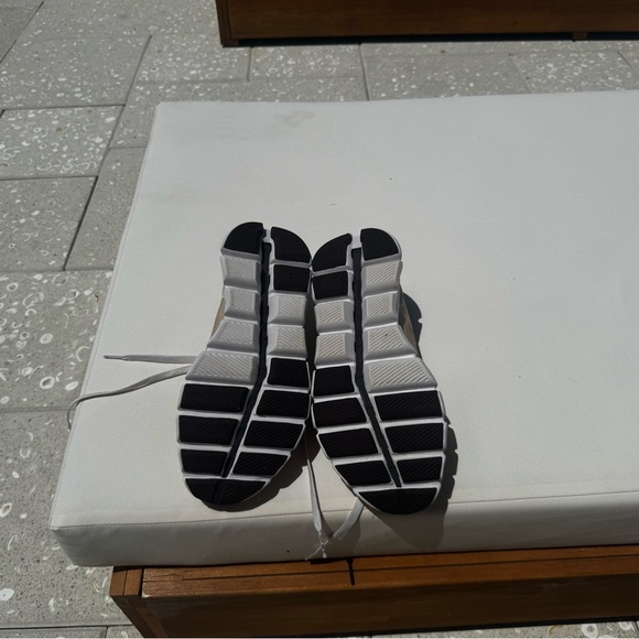 On Running Cloud X 3 Savannah/Frost Running Shoes 60.97789 Women’s Size 8.5 - Picture 12 of 16